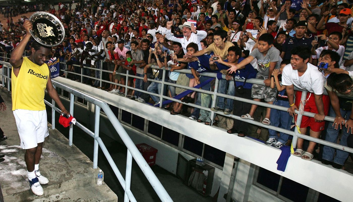 Bolton Wanderers win 2005 Premier League Asia Trophy